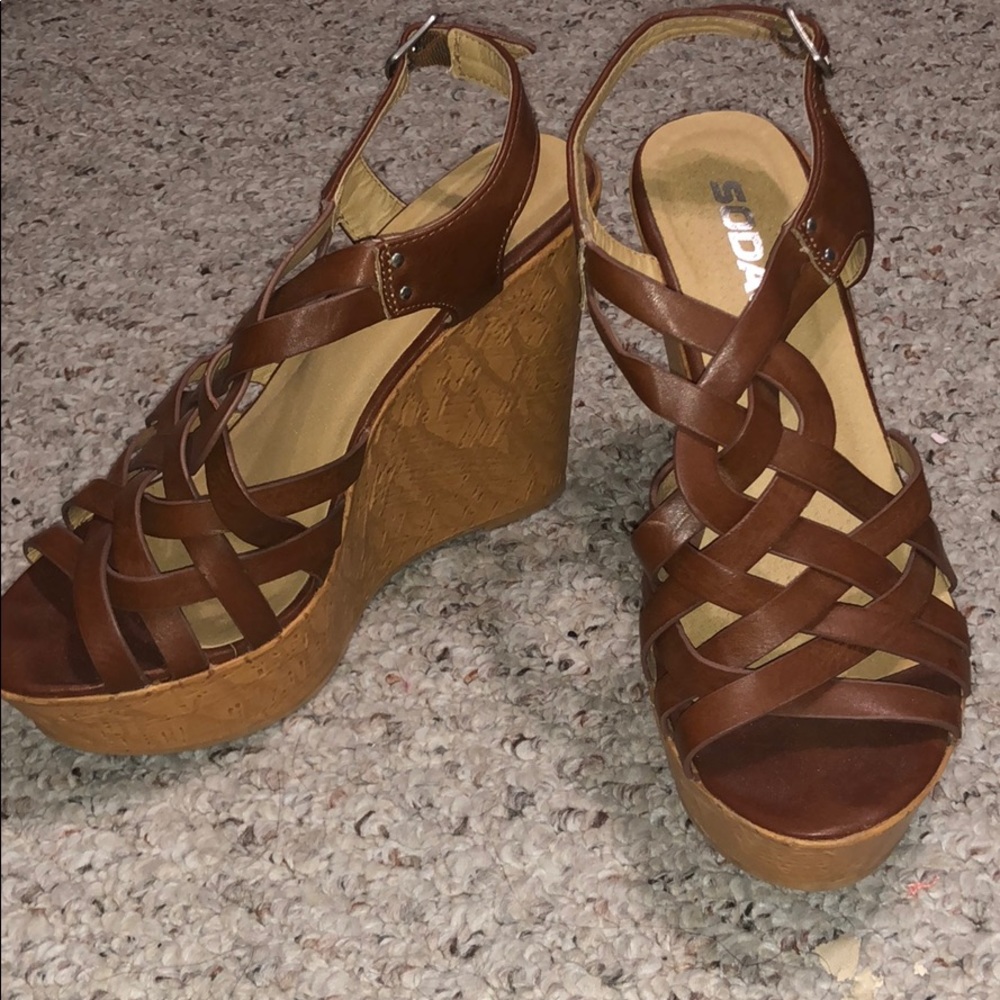 Brown Wedges!!